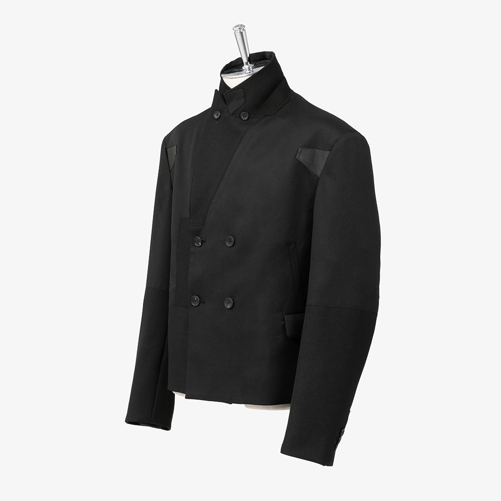 斜めから見たELEMENT 24《KIKA》JACKETの立体的な構造