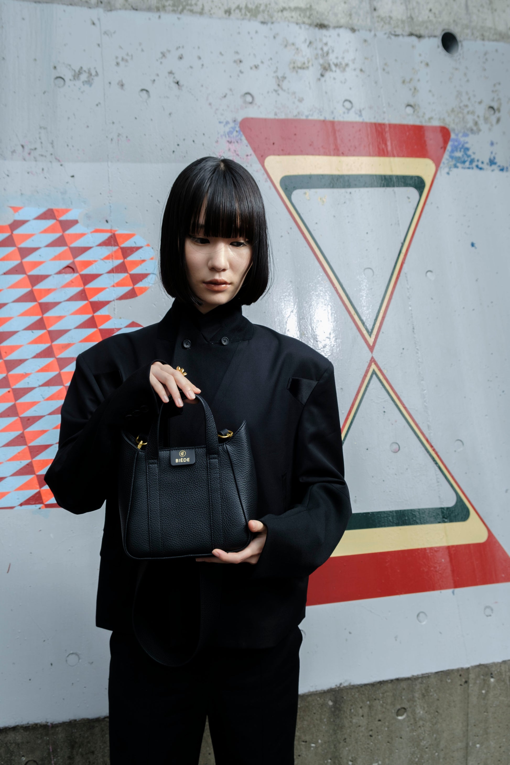 BIÉDE（ビエダ）公式ストア通販 - ELEMENT 22《NEKO》BLACK - BAG / ELEMENT 24《KIKA》JACKET ジャケット 服